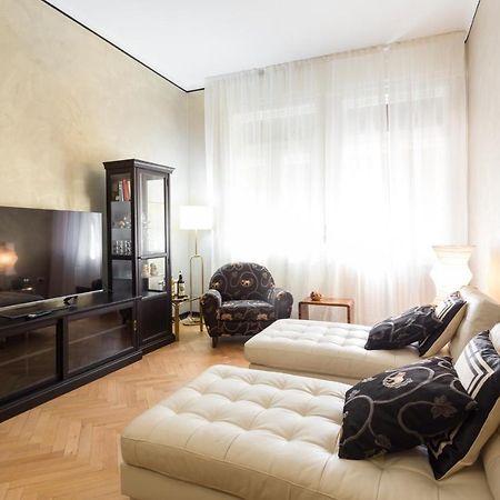 La Casa Di Gatsby Lusso In Pieno Centro Con Parcheggio Appartement Gorizia Buitenkant foto