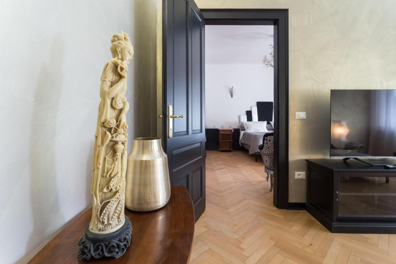 La Casa Di Gatsby Lusso In Pieno Centro Con Parcheggio Appartement Gorizia Buitenkant foto