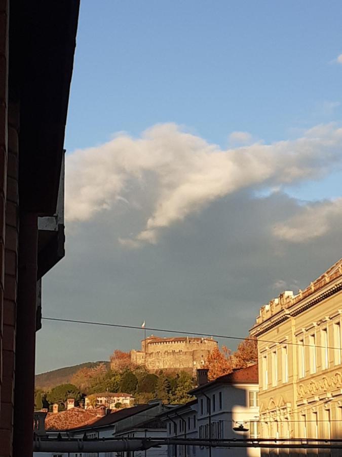 La Casa Di Gatsby Lusso In Pieno Centro Con Parcheggio Appartement Gorizia Buitenkant foto